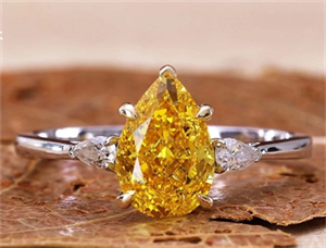 vivid yellow Lab Grown Pear Diamond vivid yellow Lab Grown Pear Diamond